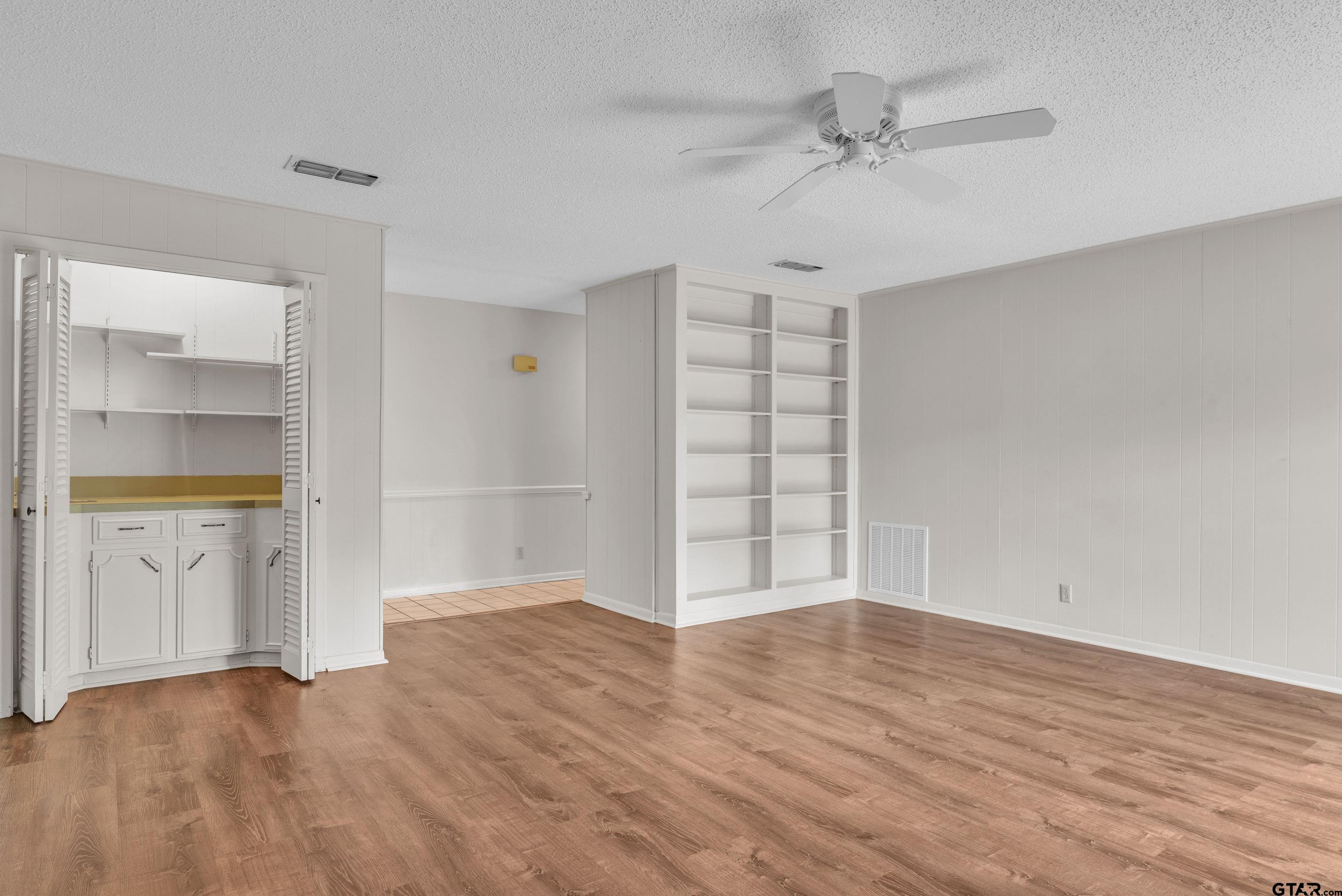 400 and 404 Top Hill Drive