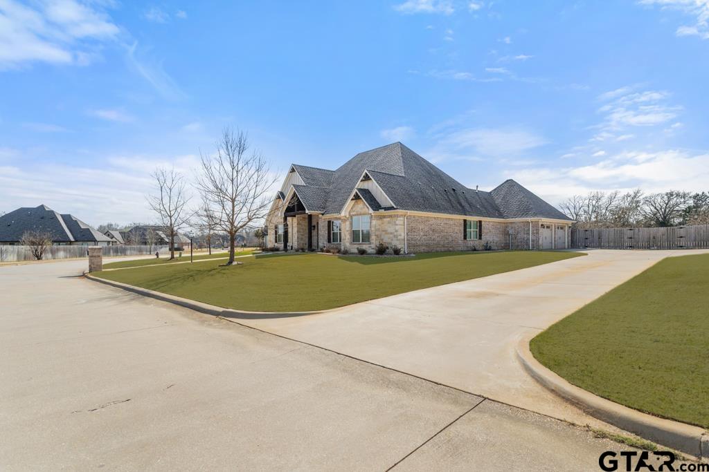 20246 Deer Hollow Dr