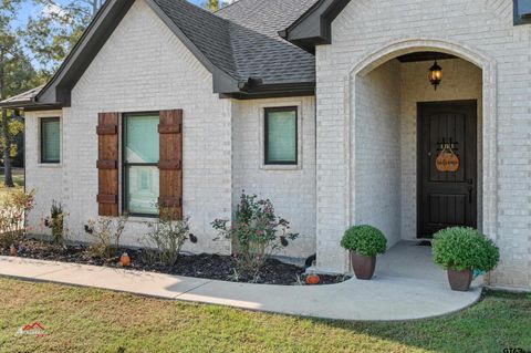 A home in Gladewater