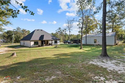 A home in Gladewater