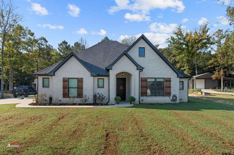 A home in Gladewater