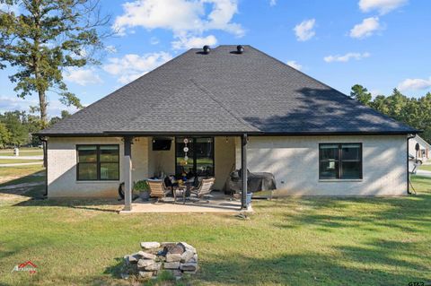 A home in Gladewater