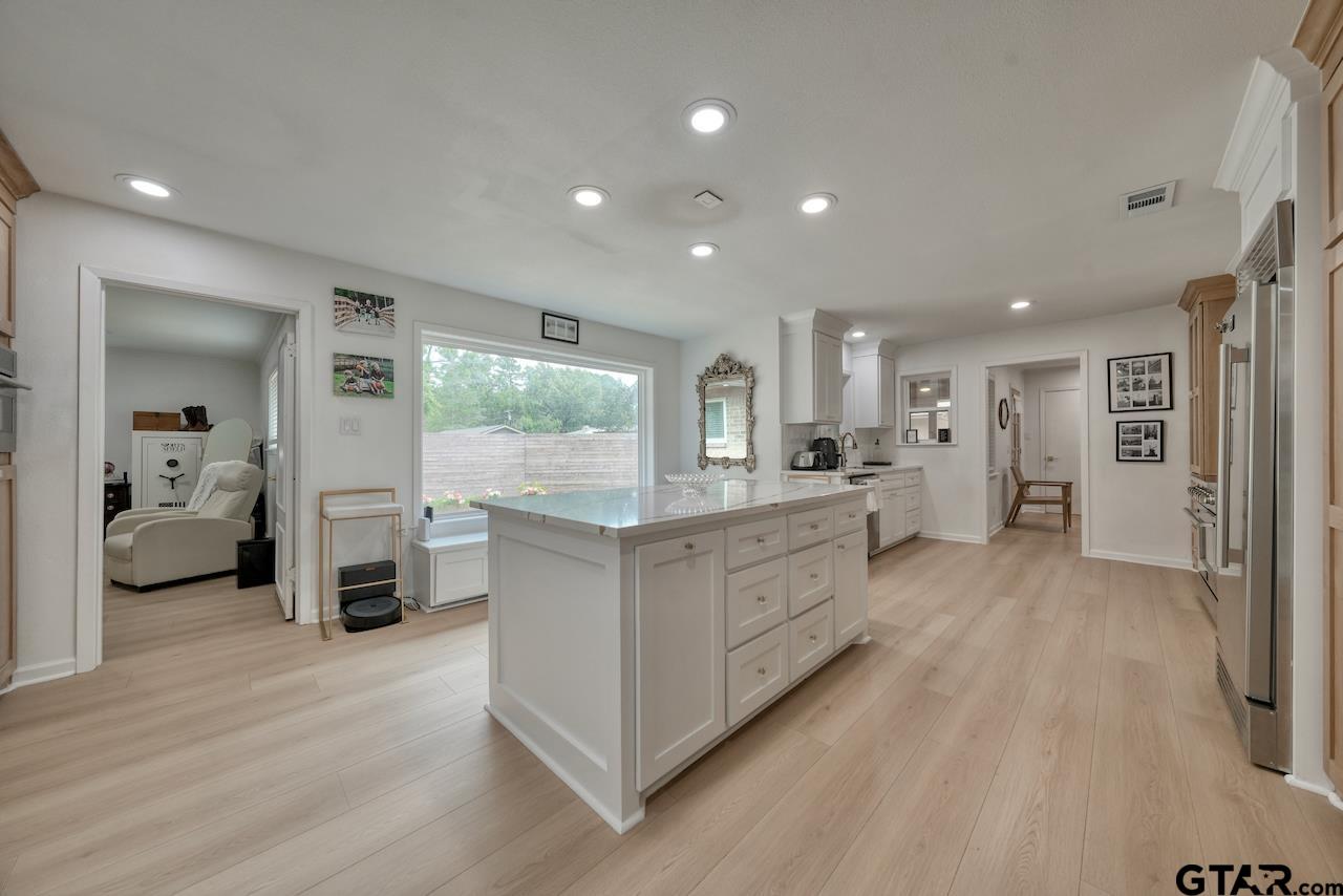 203 Texas Dr