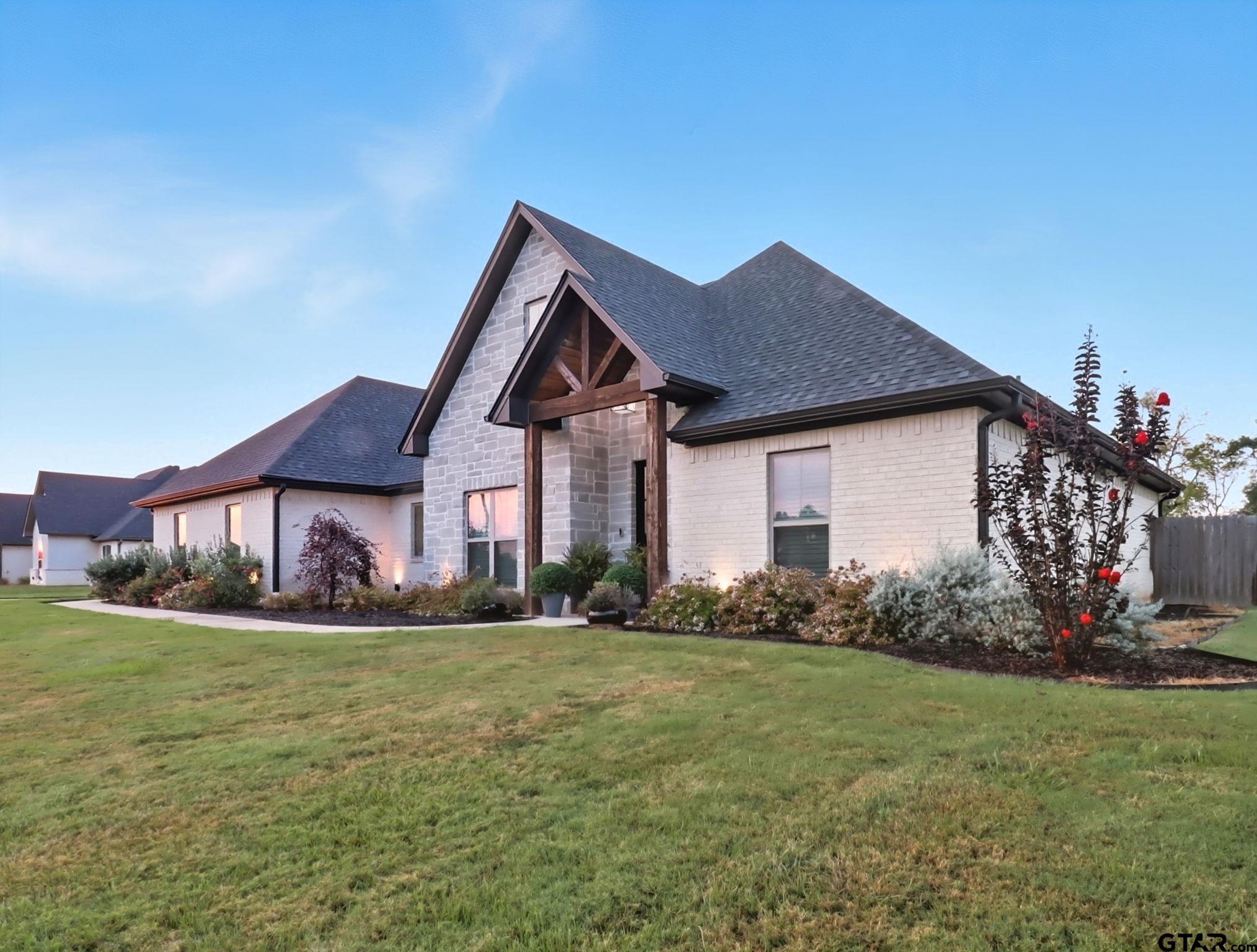 4501 Windsor Park Ln