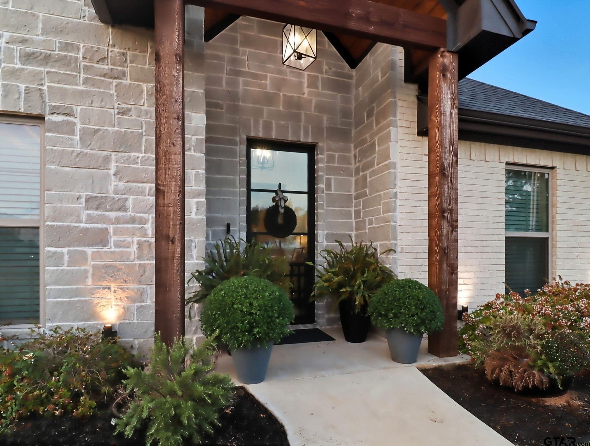 4501 Windsor Park Ln