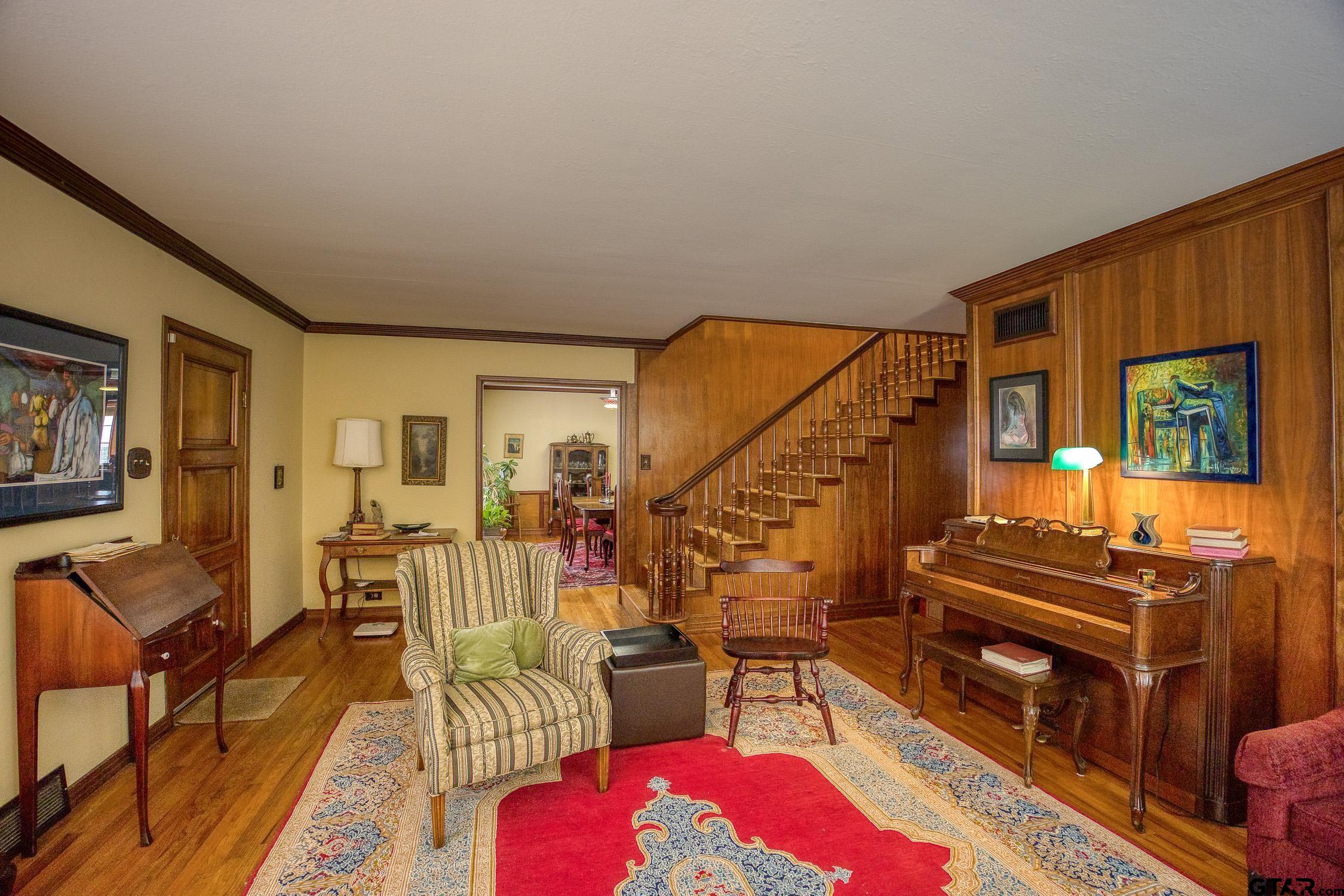 21 Rambling Rd