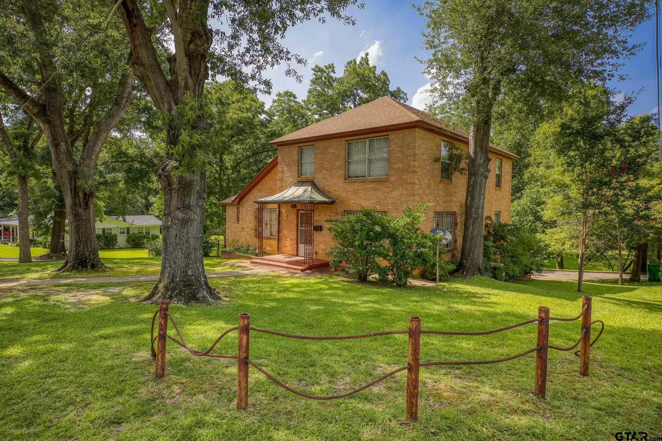 21 Rambling Rd