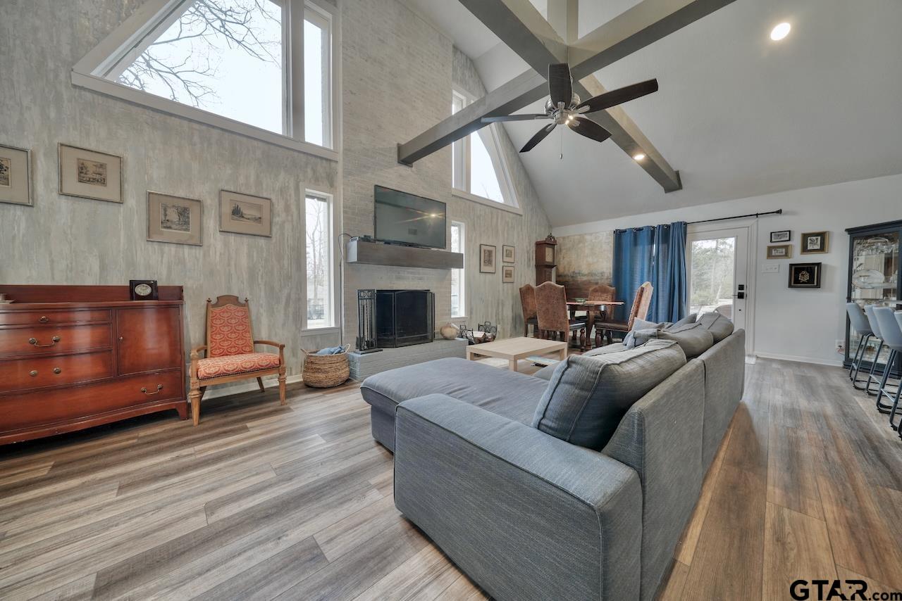 426 Lonestar Ln