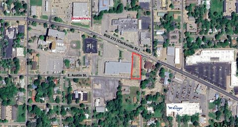 1160 Clarksville Paris TX 75460