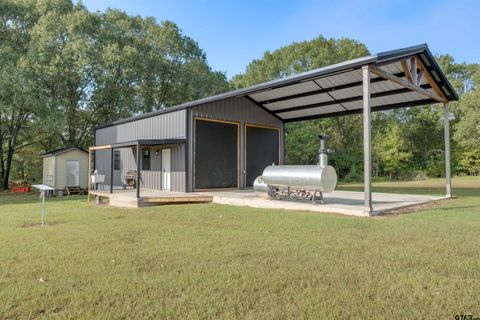 760 County Road 2422 Oakwood TX 75855