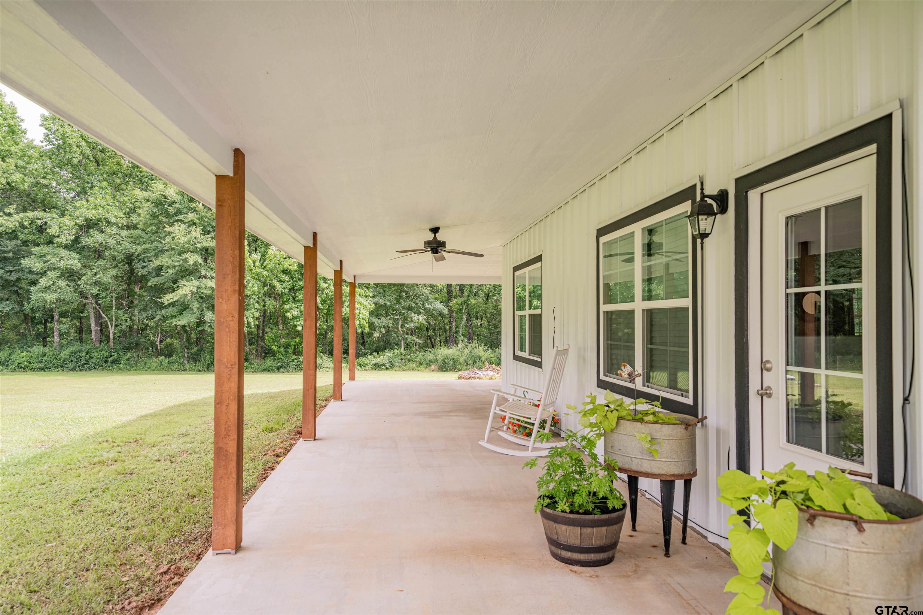 2212 Farmers Branch
