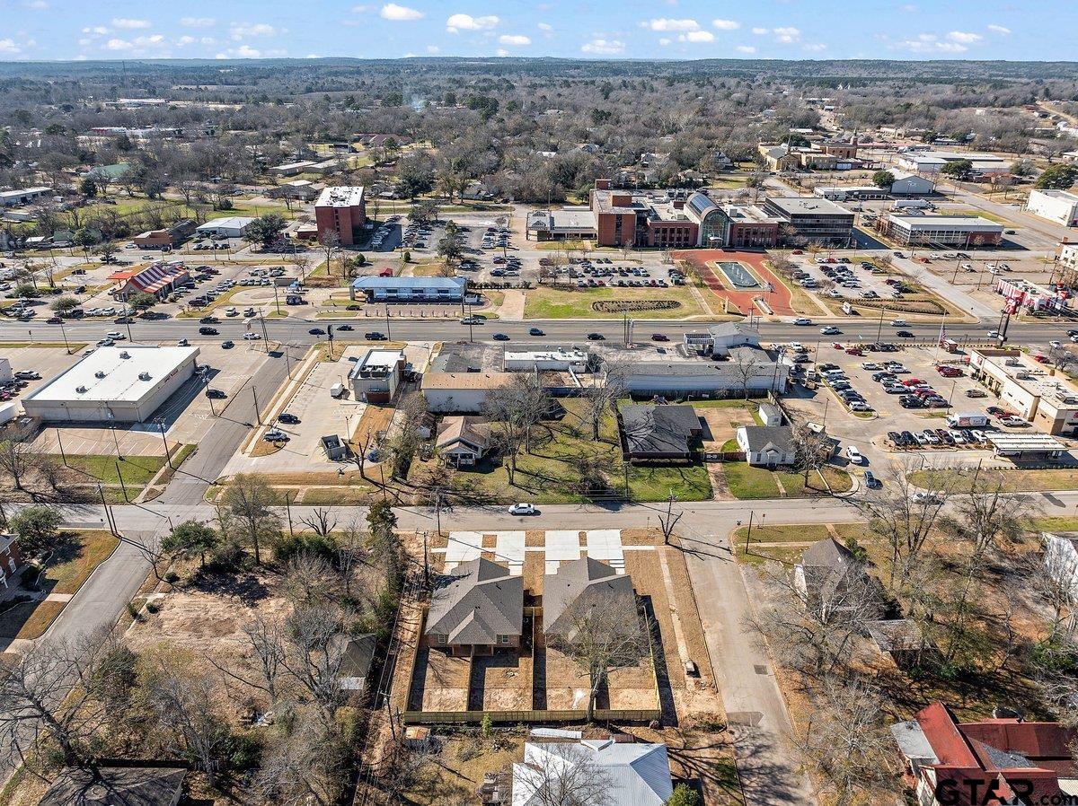 502 & 504 Neches Street