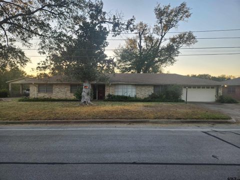 2806 N Glass Ave Tyler TX 75702