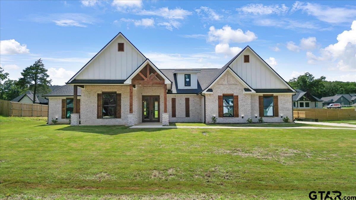 14604 Woodland Creek