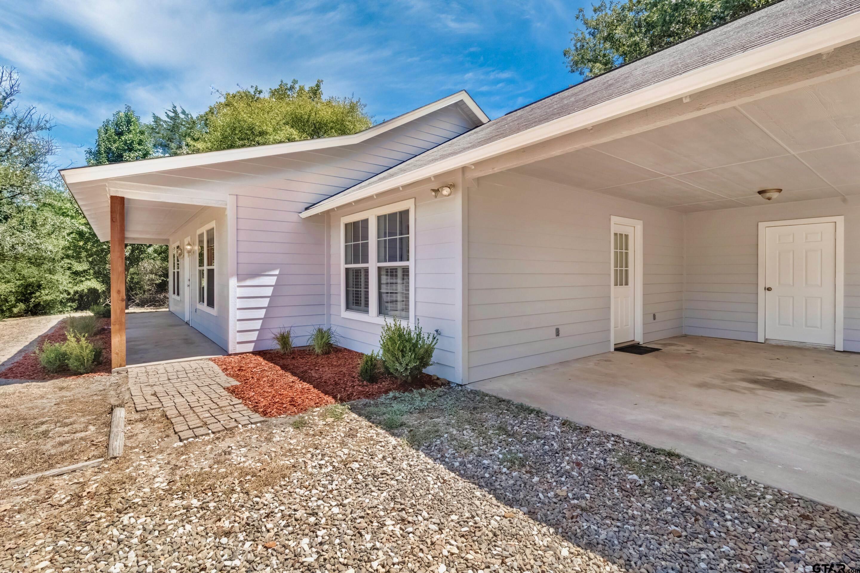 2332 Holly Trail East