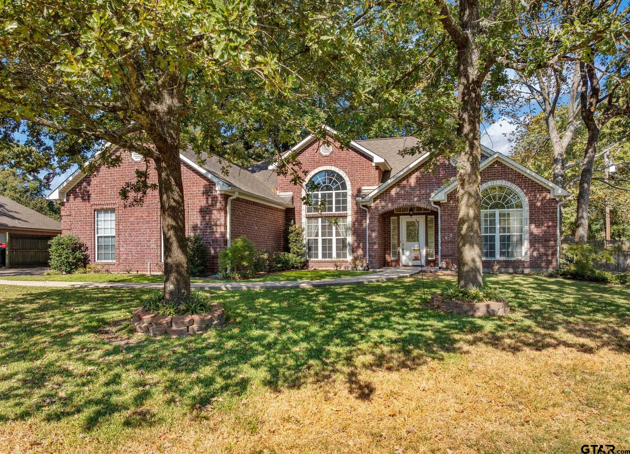 21222 Dogwood