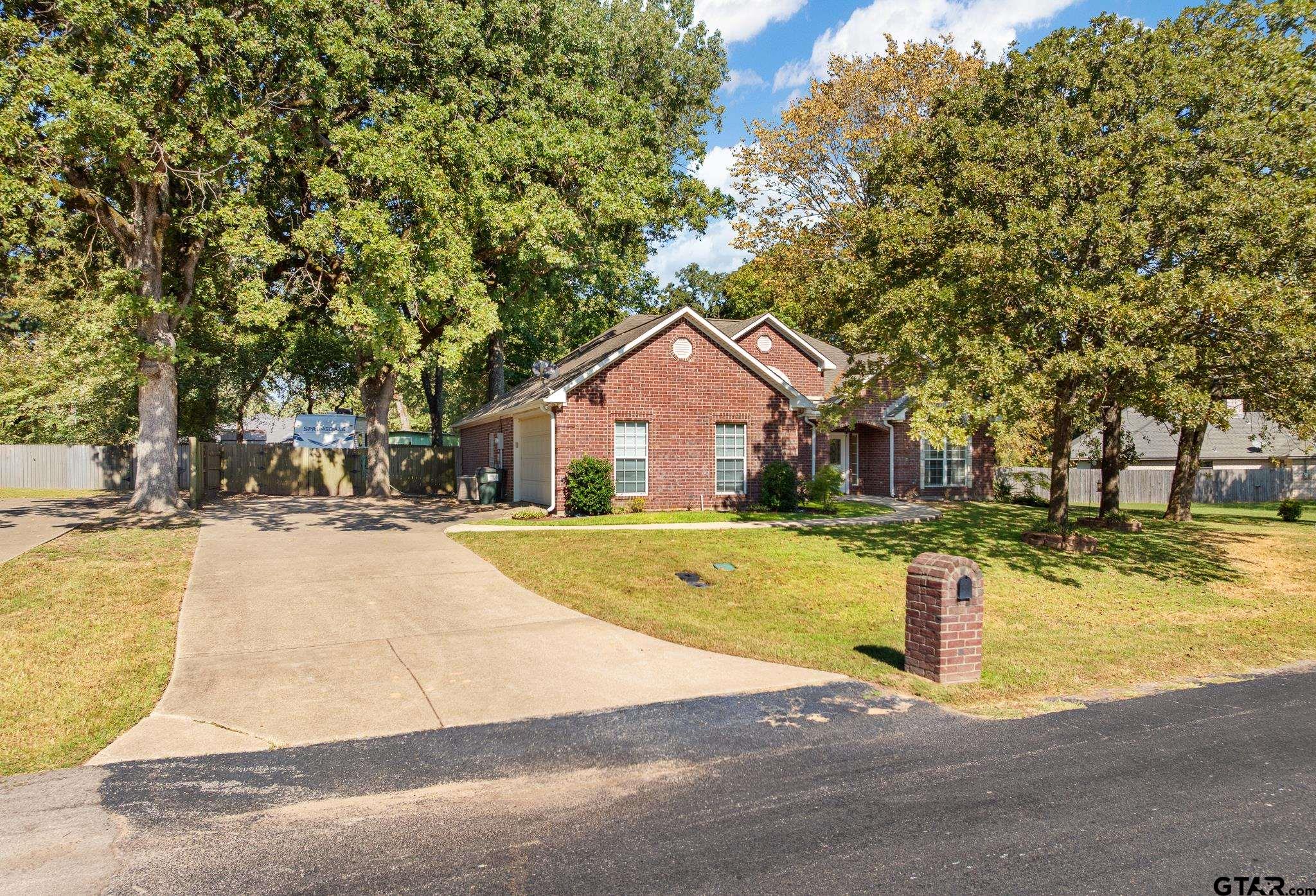 21222 Dogwood