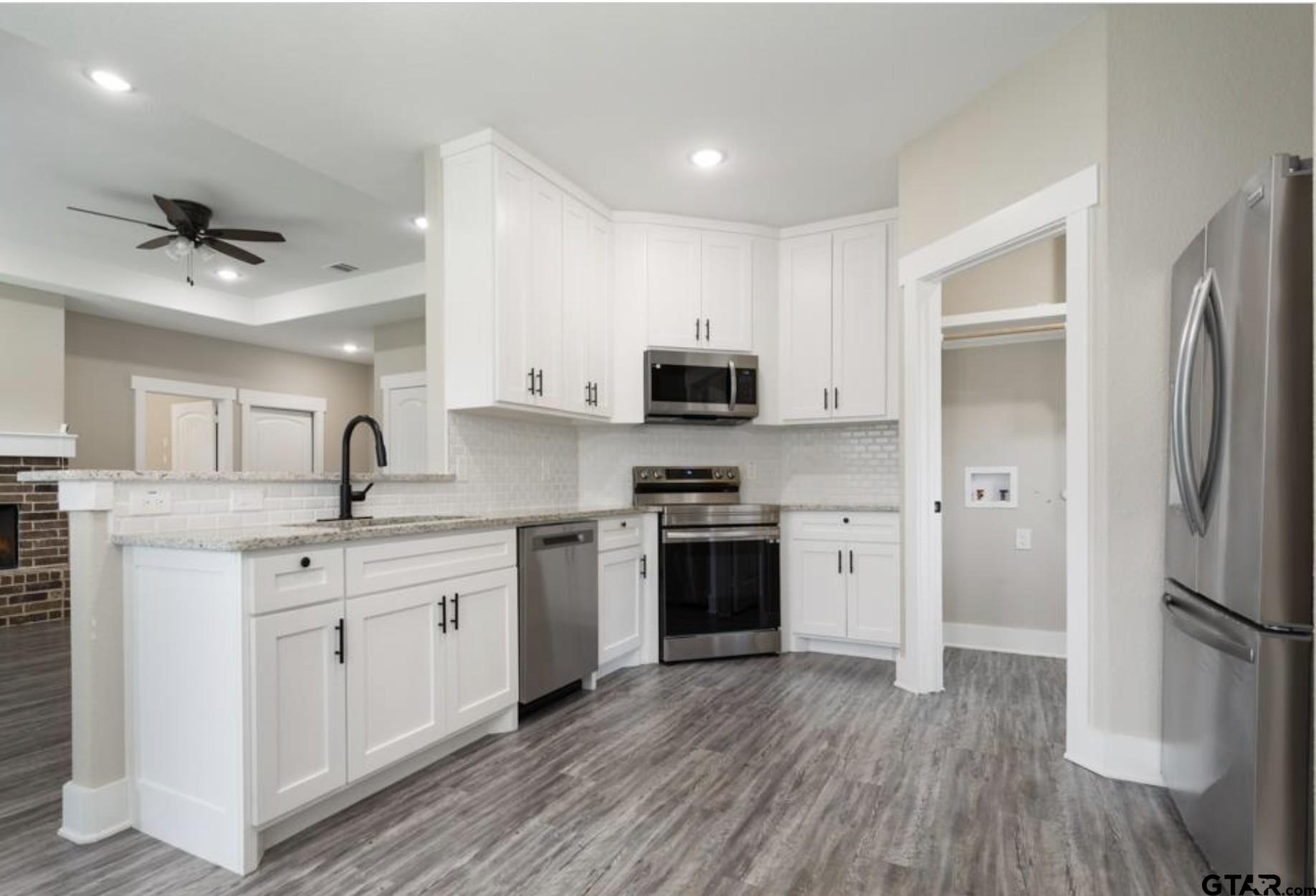 14127 Donna Dr