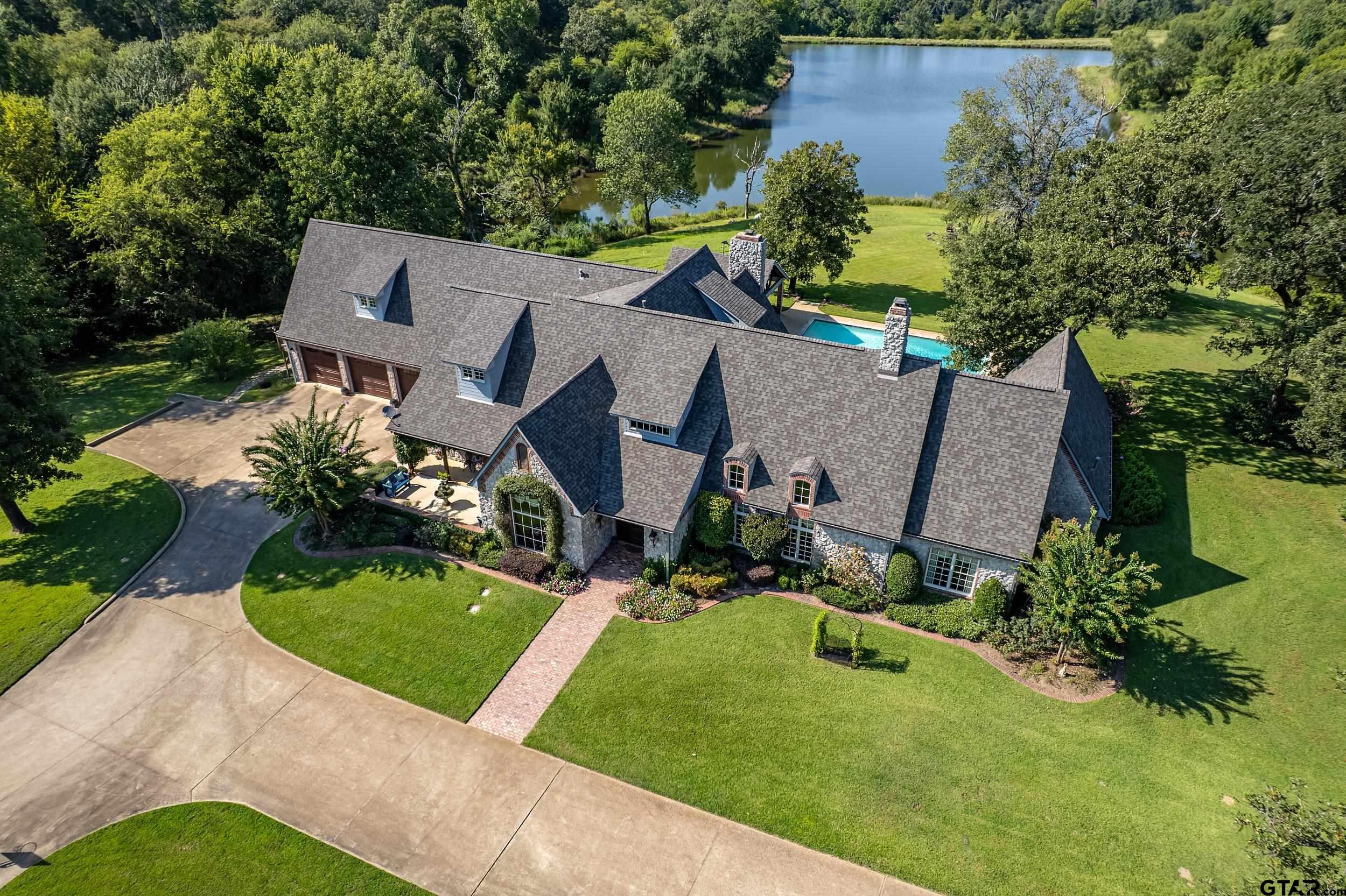 535 Riata Rd