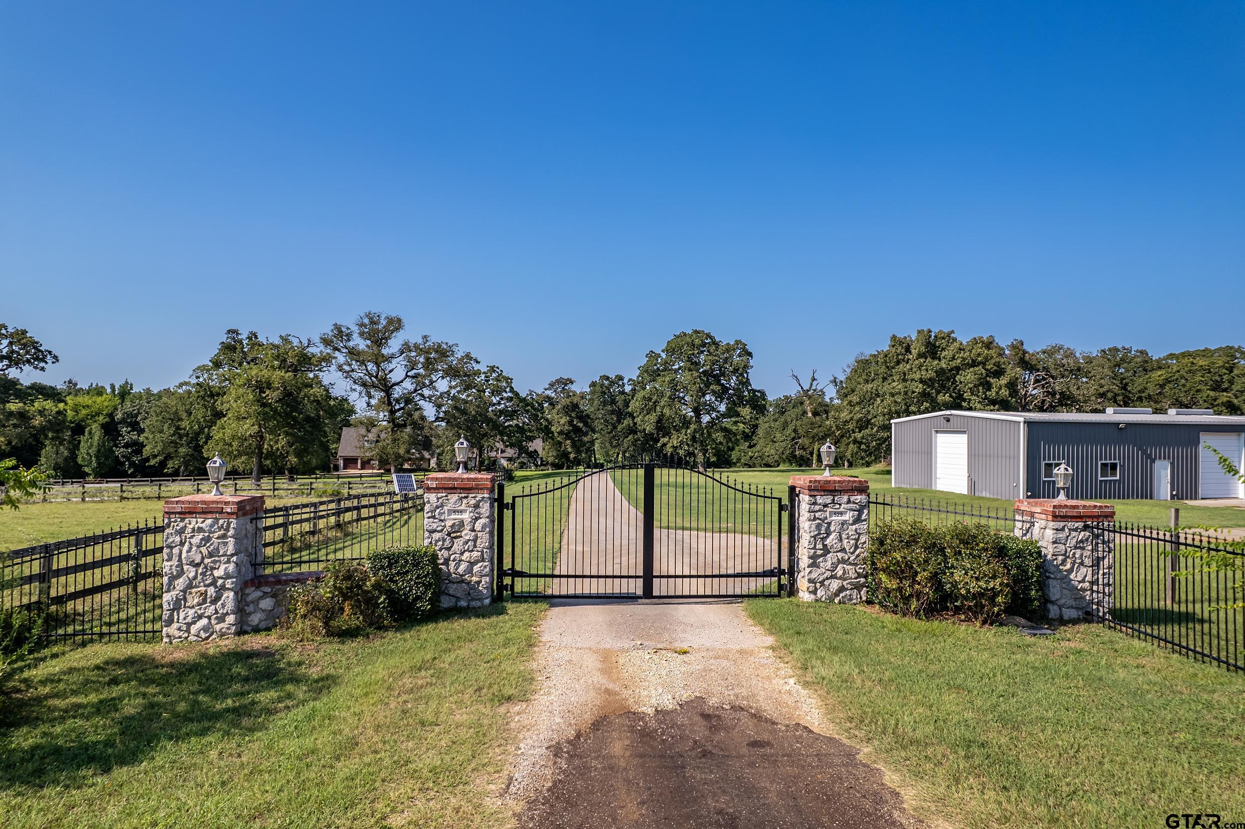 535 Riata Rd