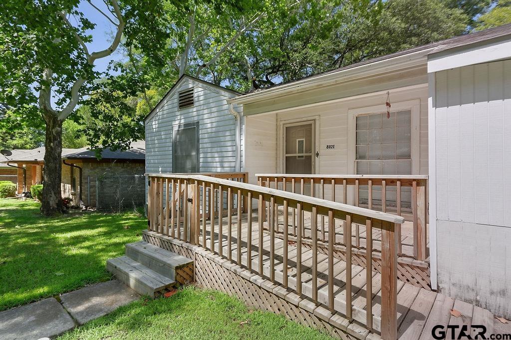 802 E Circle Dr