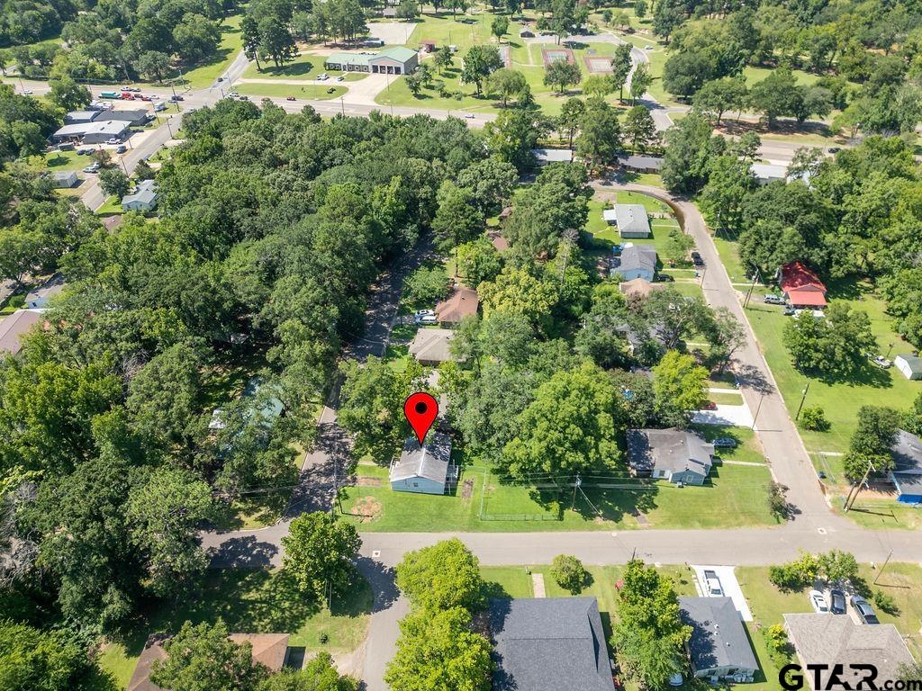 802 E Circle Dr