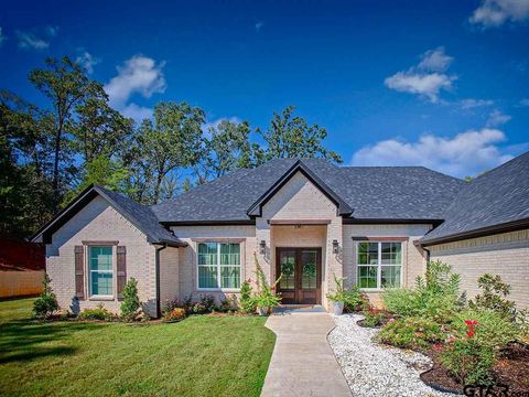 A home in Lindale