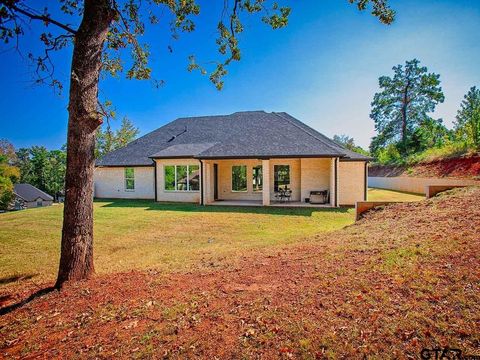 A home in Lindale