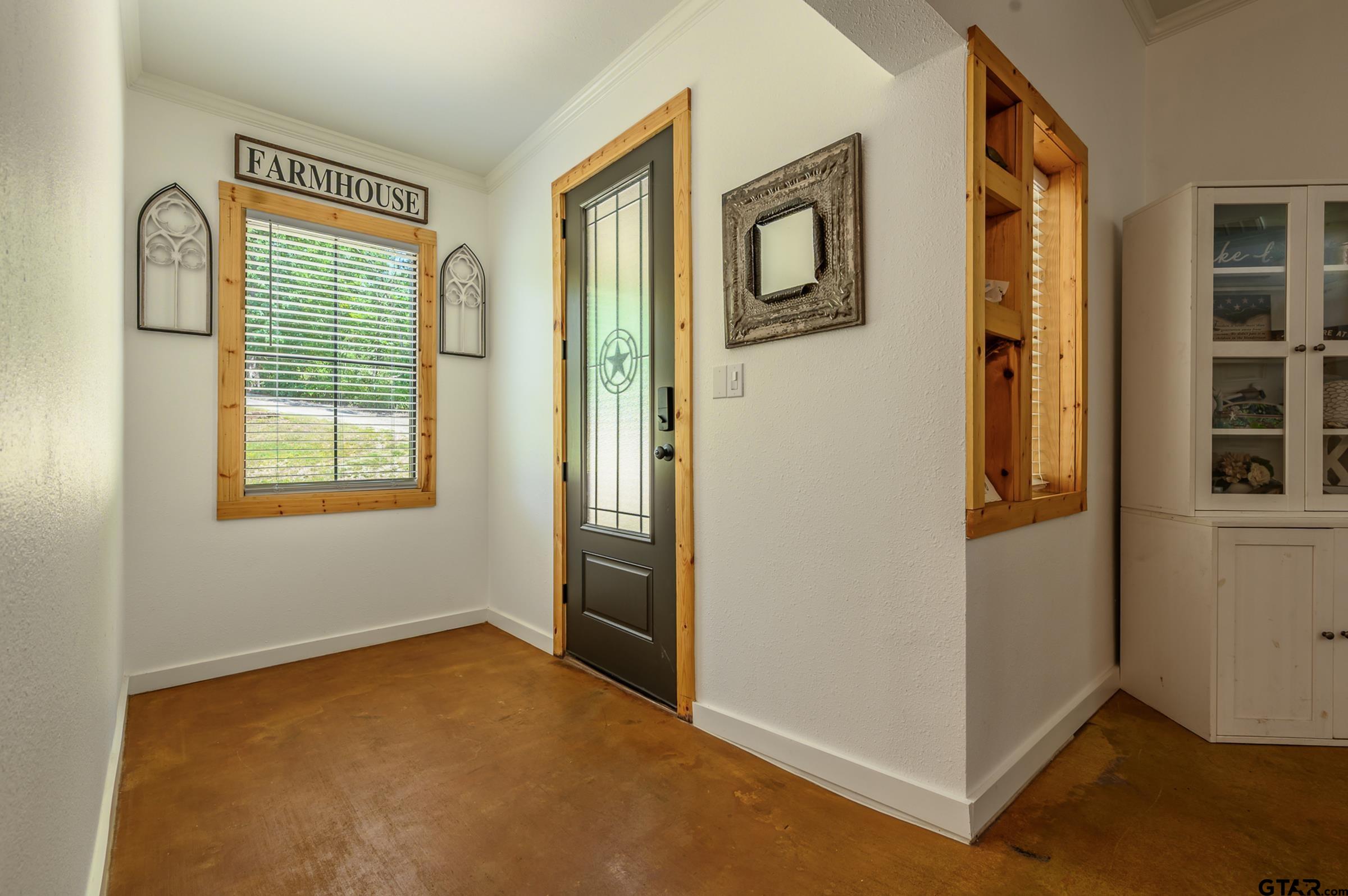 240 Private Road 5515