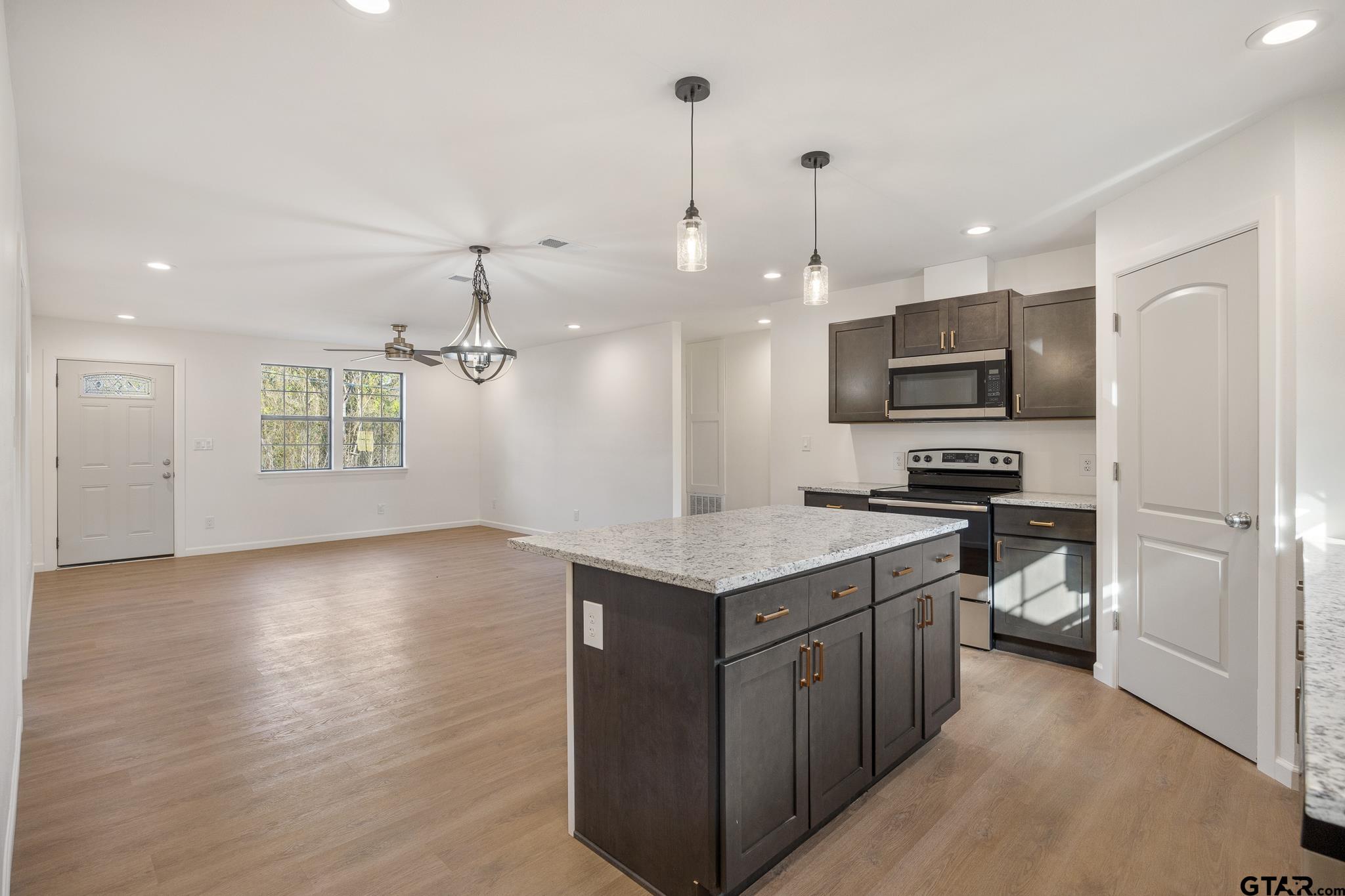 Bullard, Texas 75757, United States, 3 Bedrooms Bedrooms, ,2 BathroomsBathrooms,Residential,Active,148424