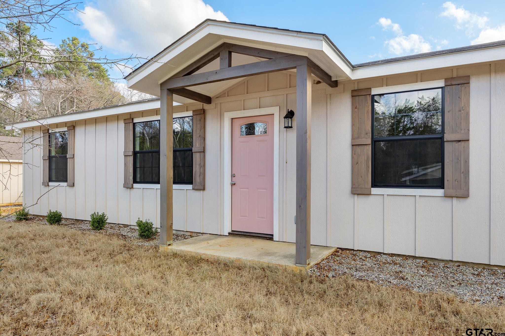 1613 San Saba