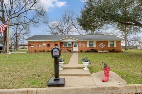 308 Shamrock Dr Palestine TX 75803