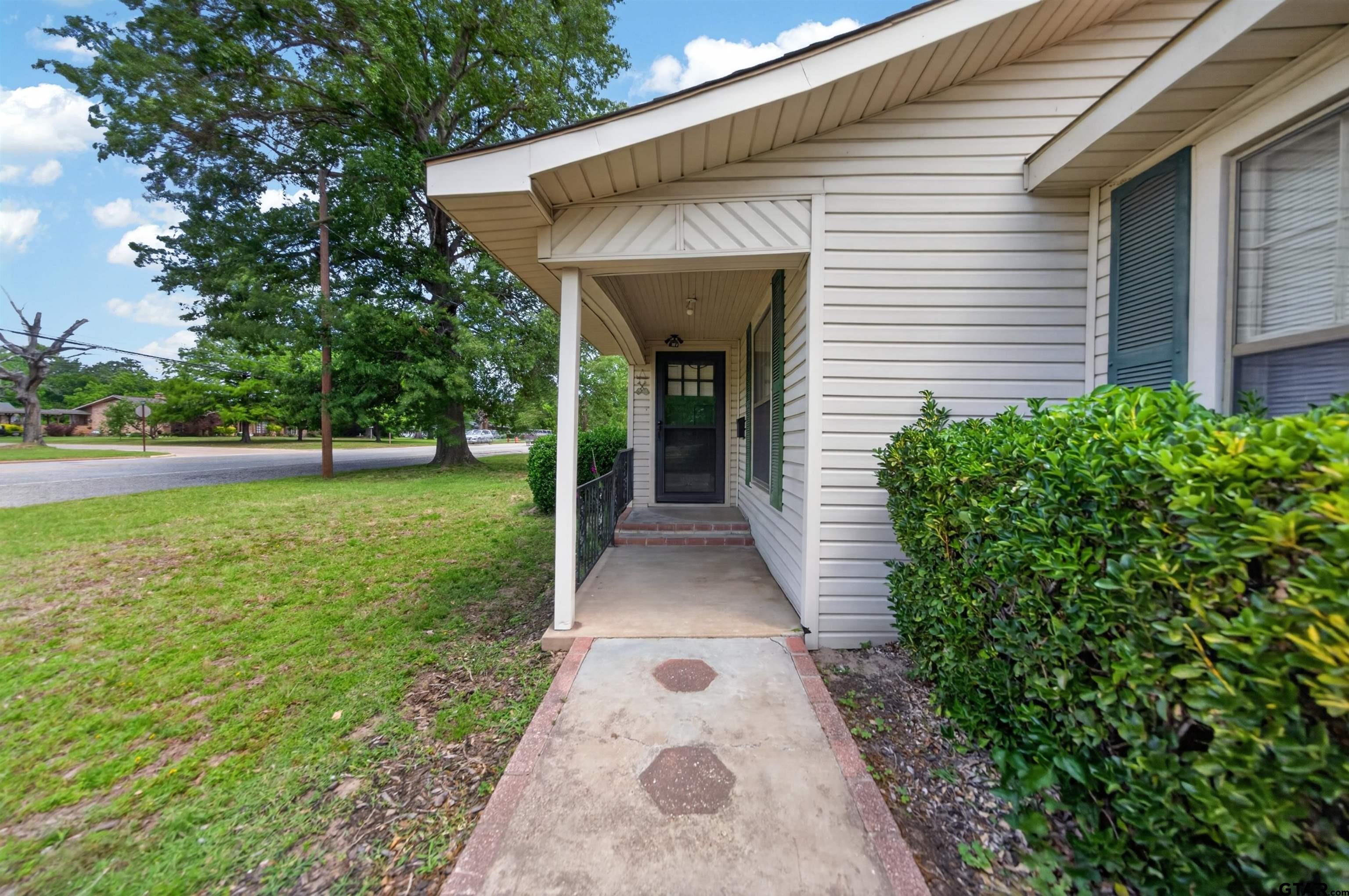 399 S Oak