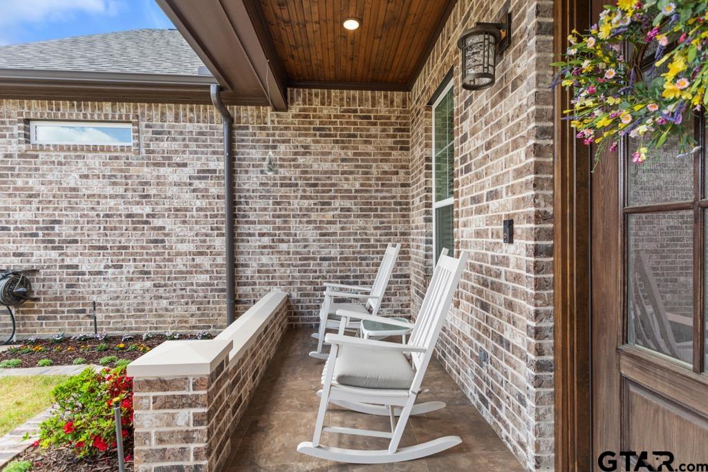 6923 Saint Anthony Drive