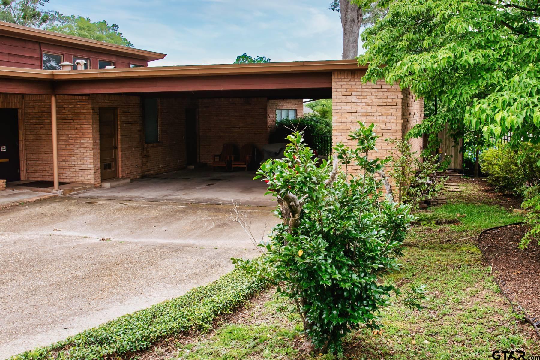608 W Camellia St.