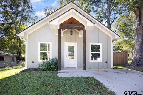 304 E Cottonwood Overton TX 75684