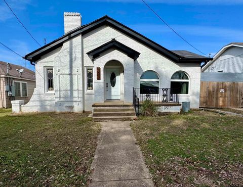 403 E Henderson St Overton TX 75684