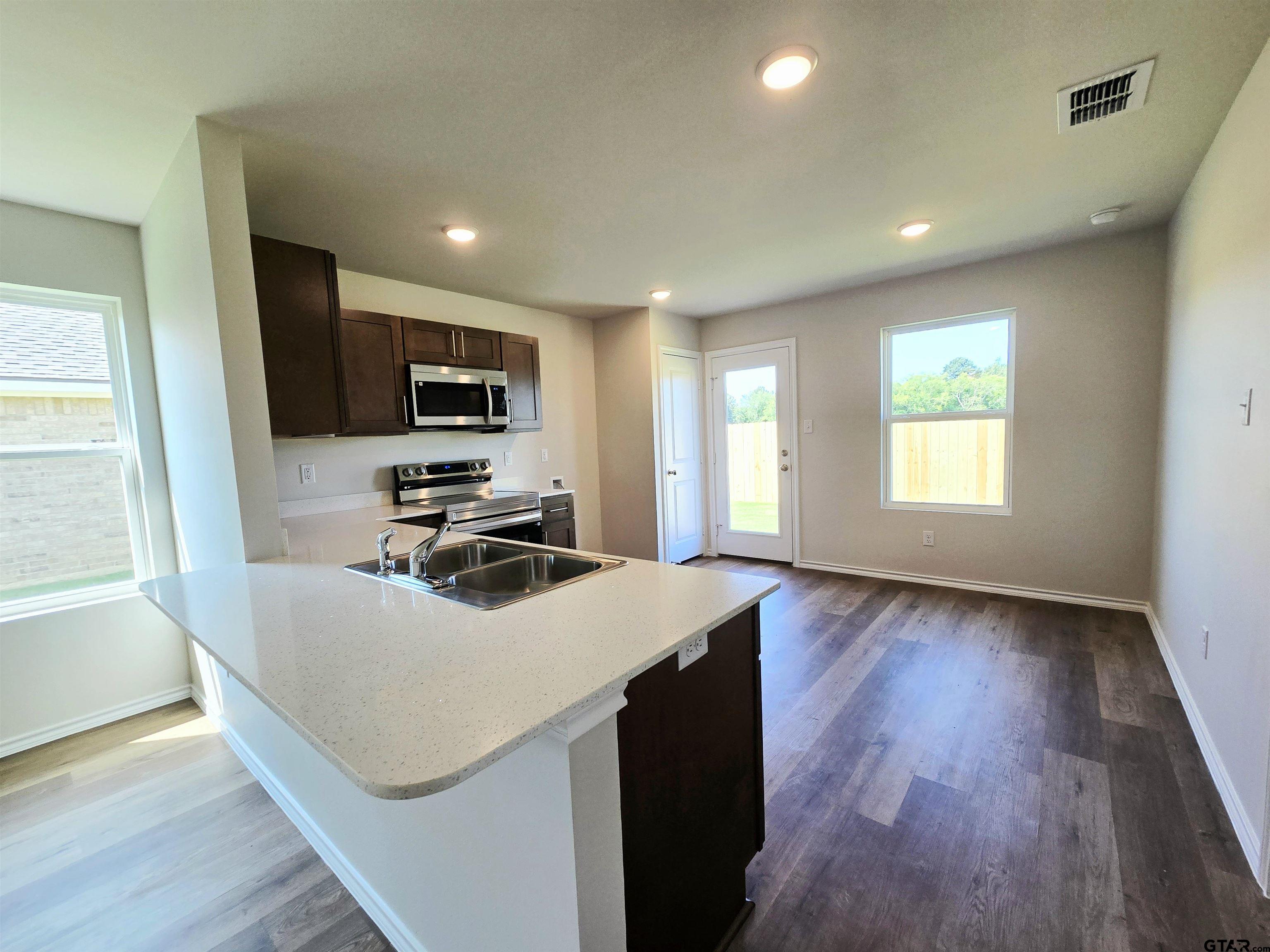 1700 Meadow Lane