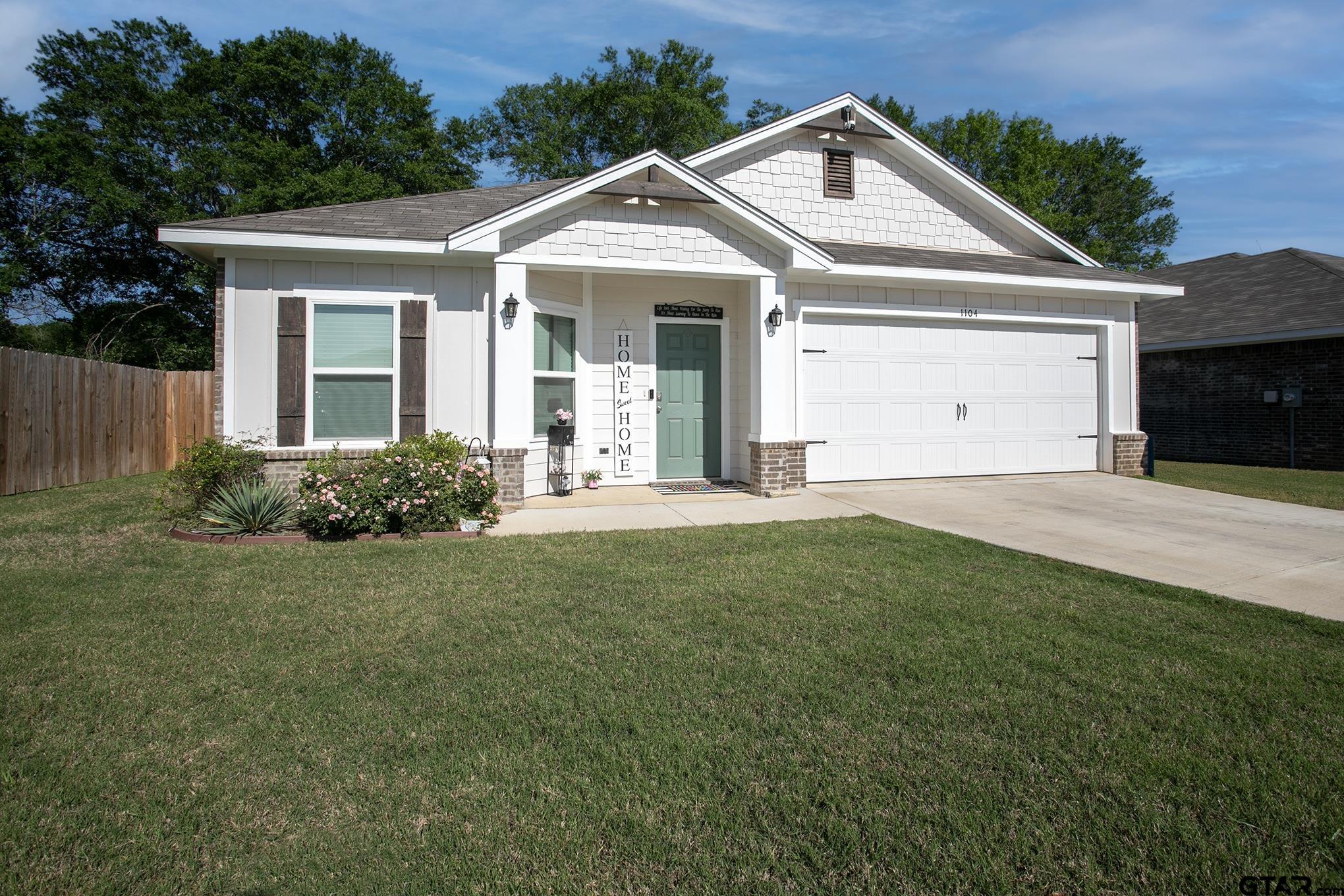 1104 Mayme Ct
