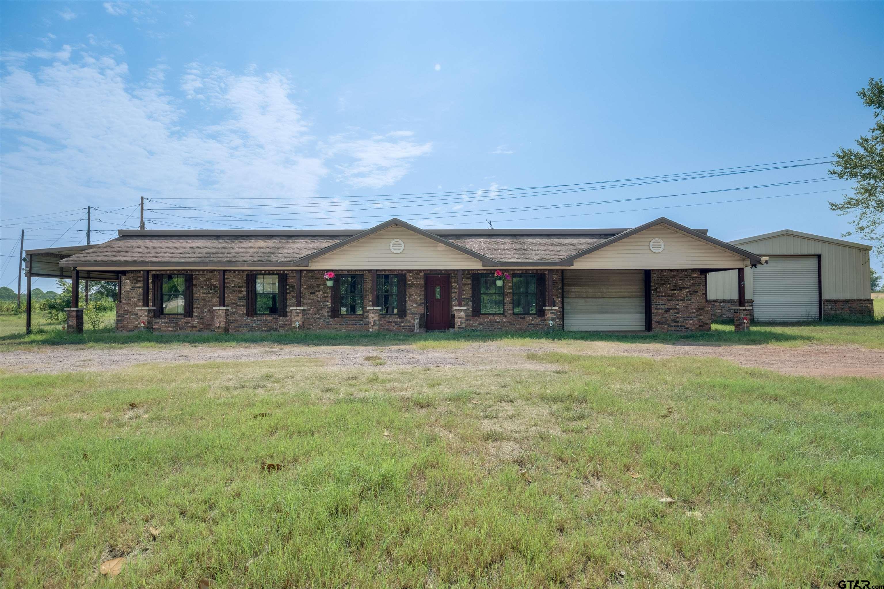 1428 Fm 228