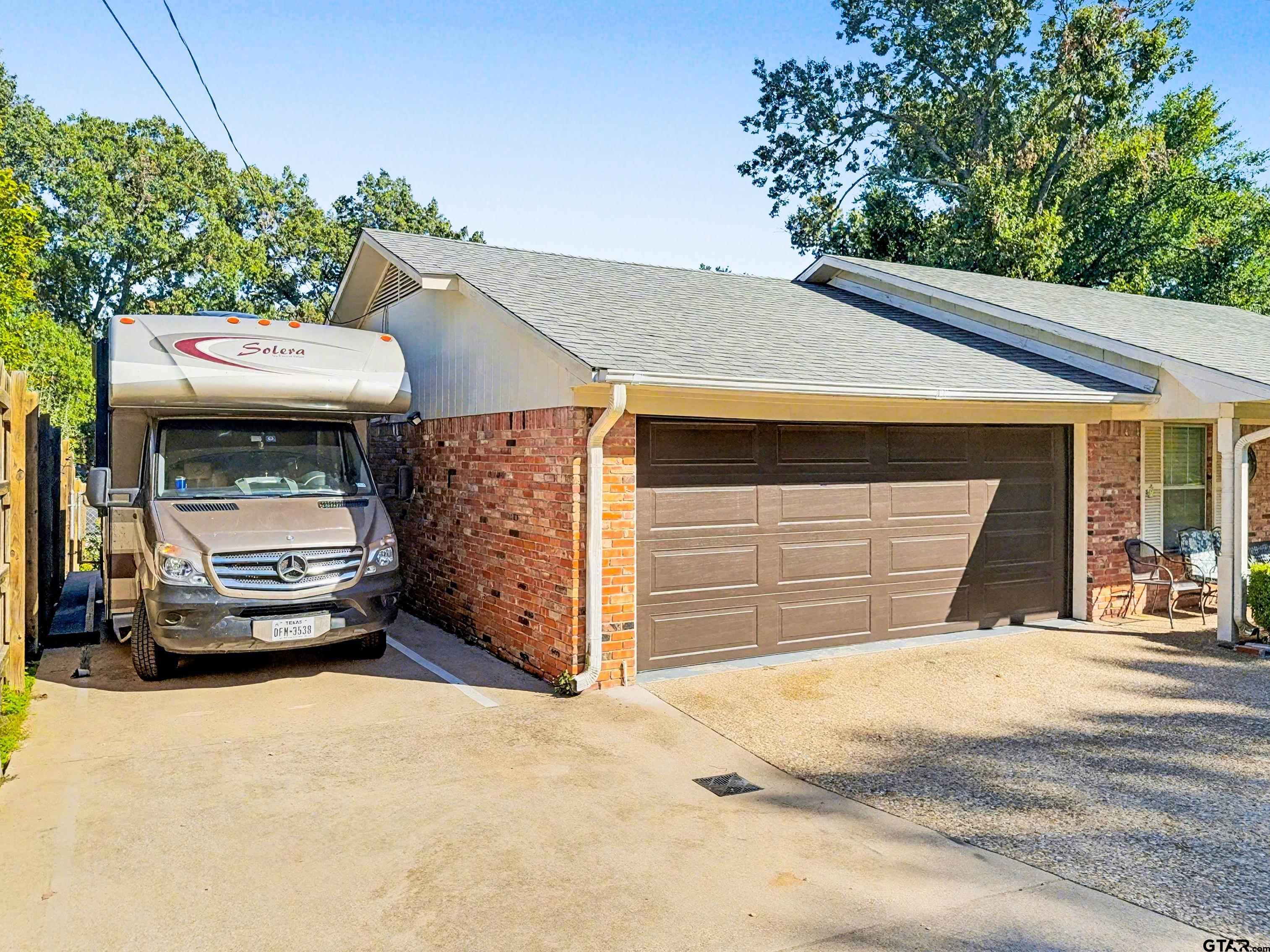 3518 Cloverdale