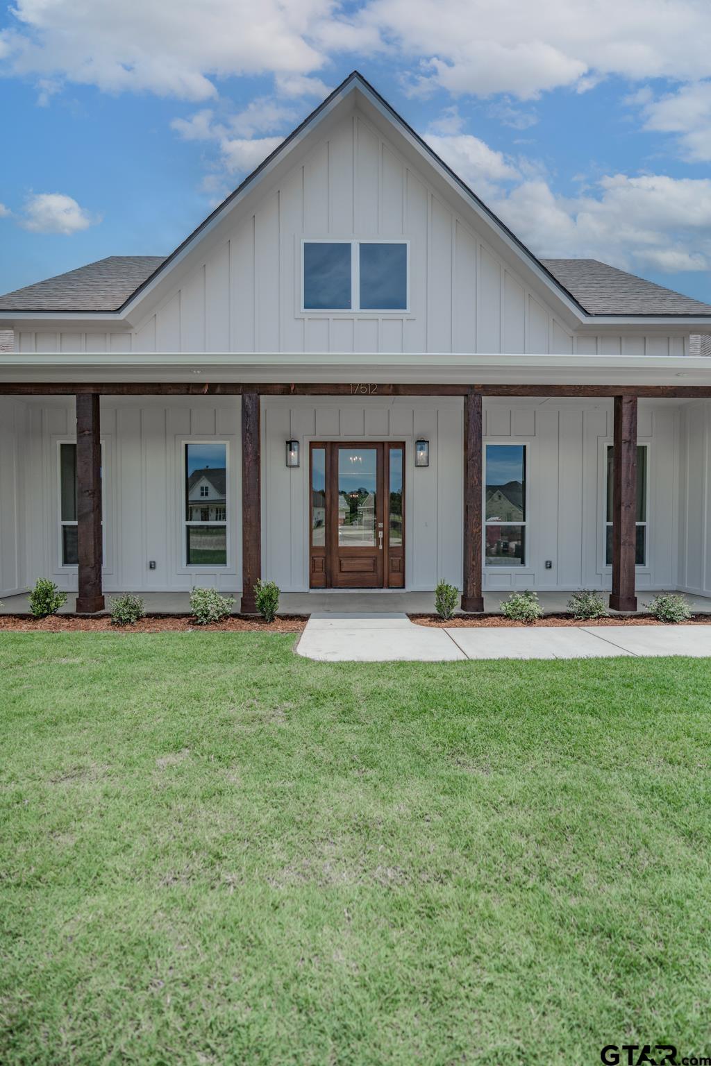 17512 Sugar Bluff Ln
