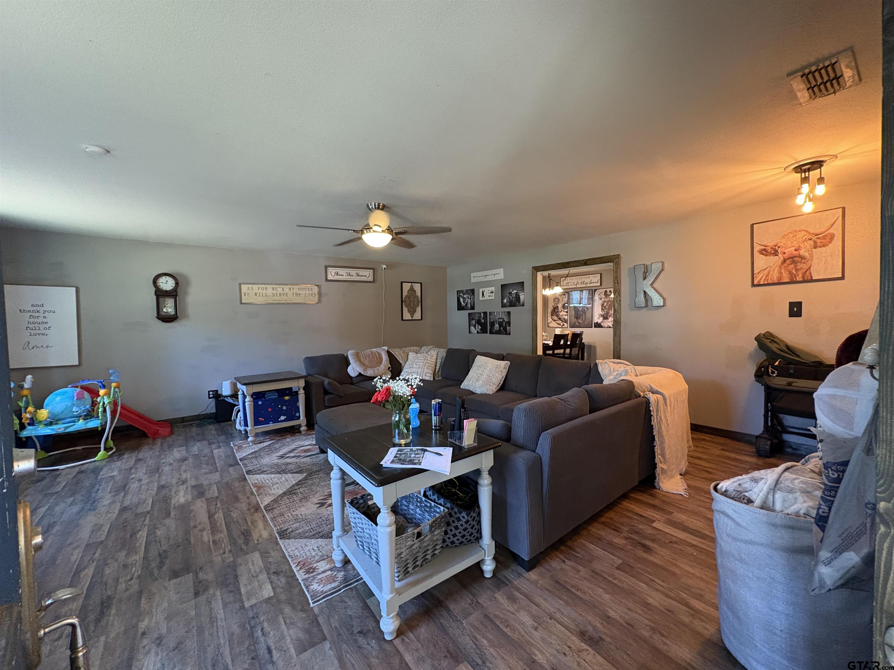 9394 Grape Ave