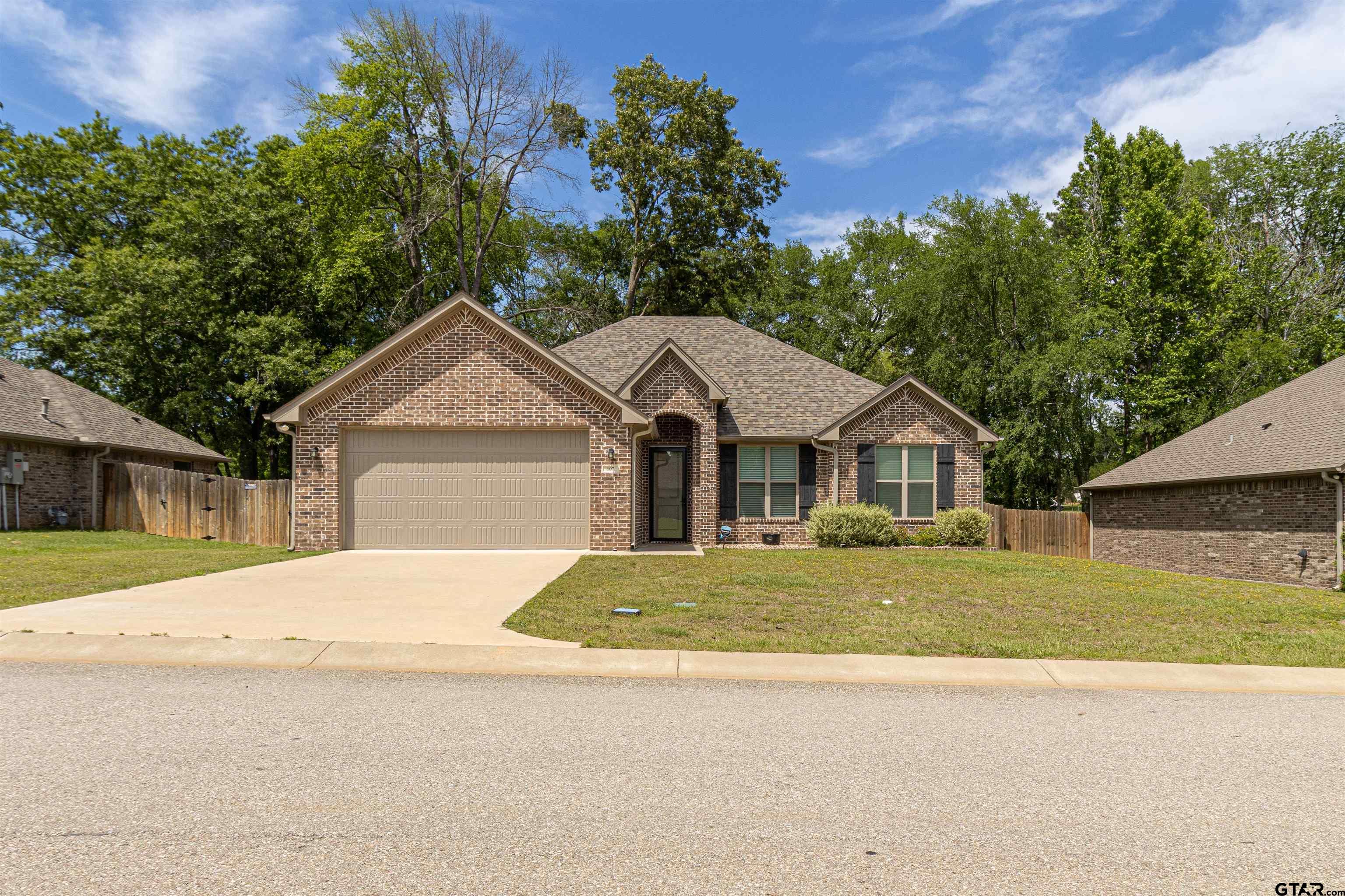 107 Rose Row Ln