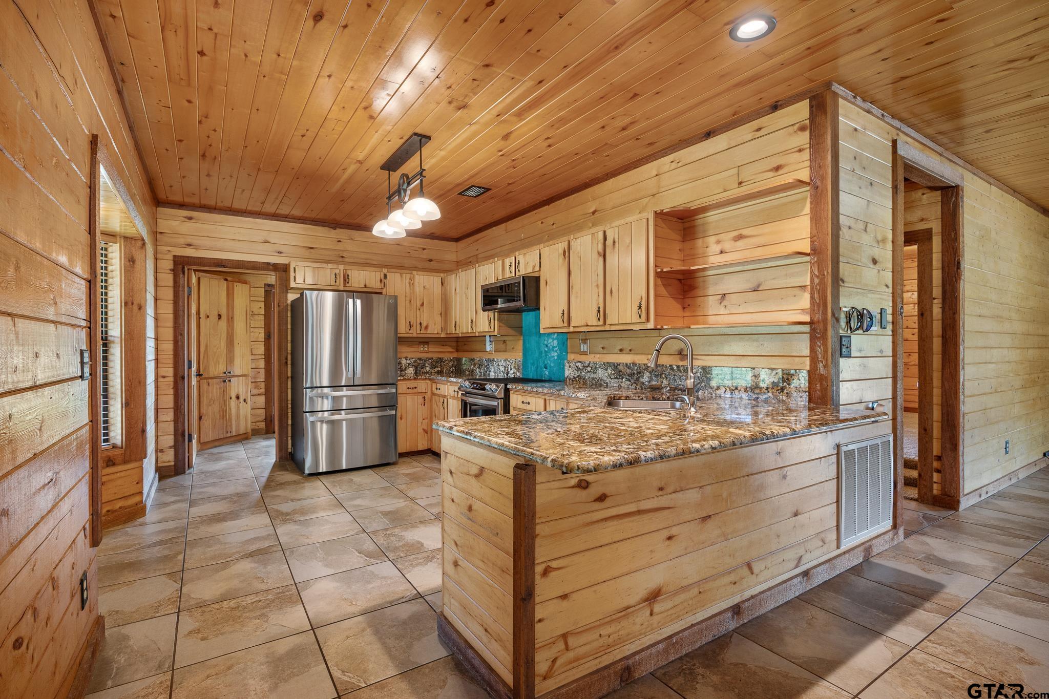 21184 County Road 2162