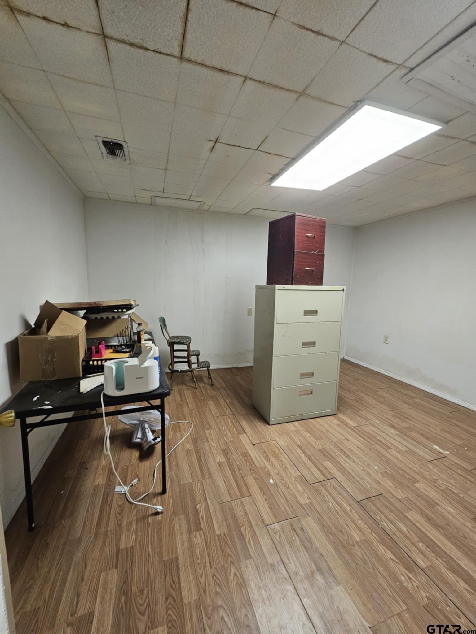 404 W Oak