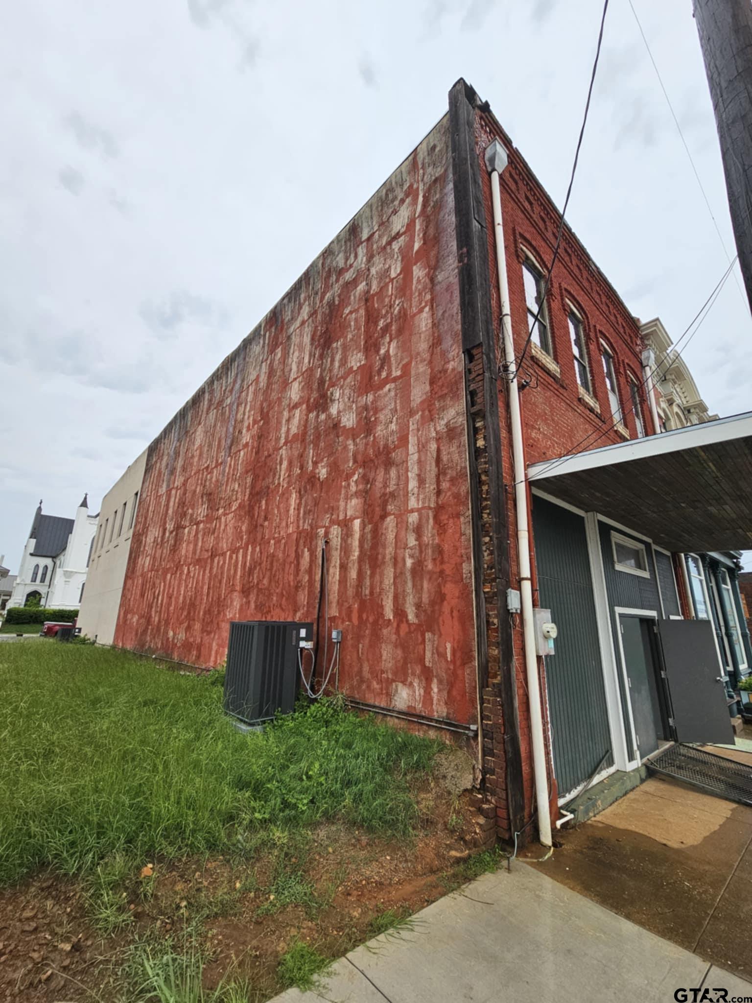 404 W Oak