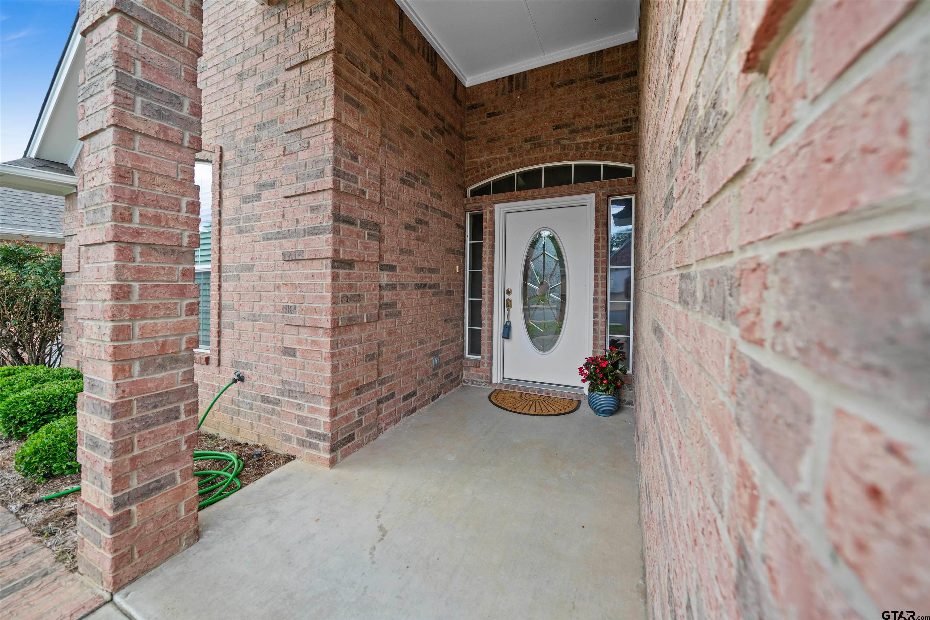 5810 HOLLYBROOK DR