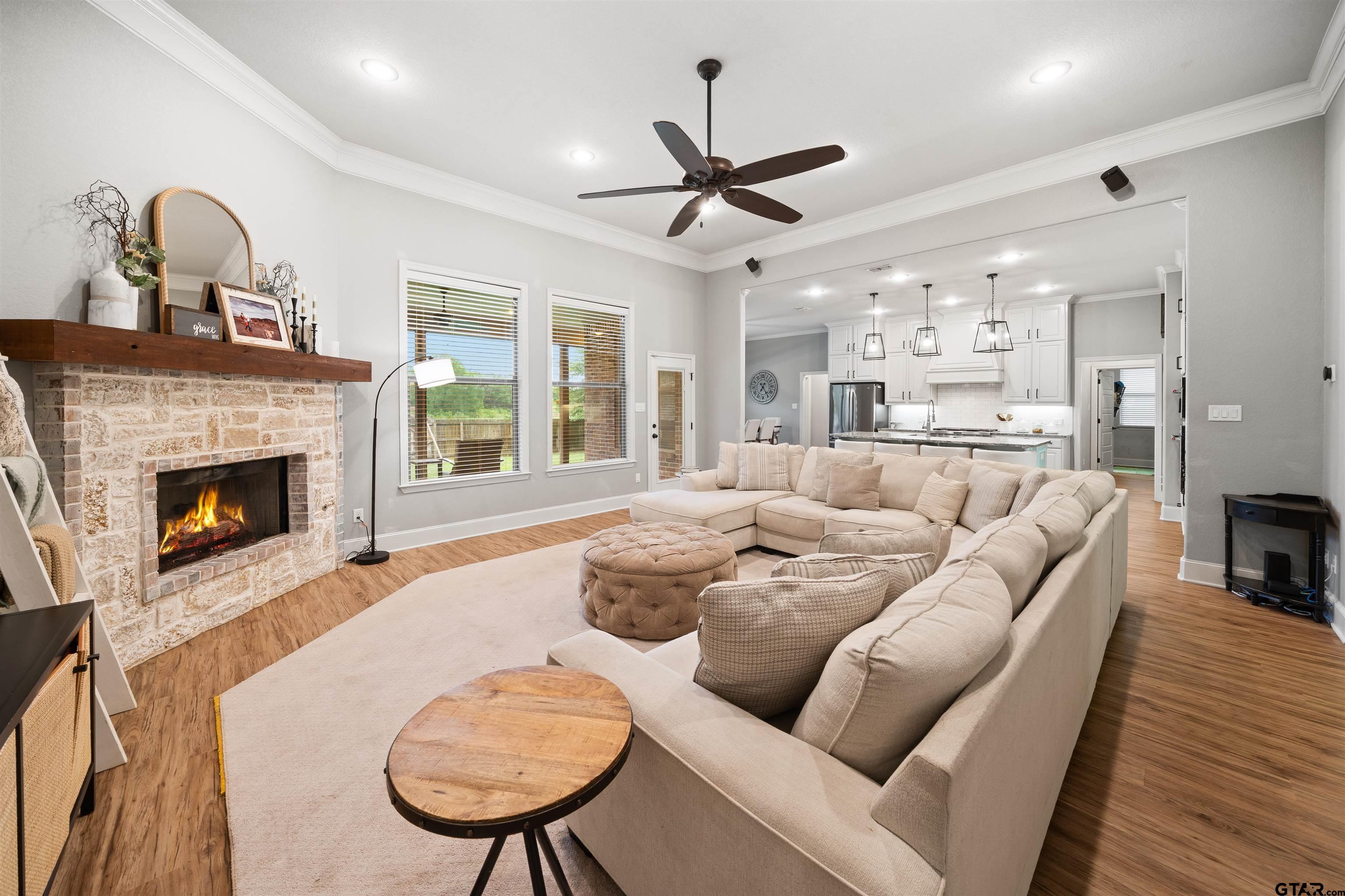 1013 Crescent Hill Ct