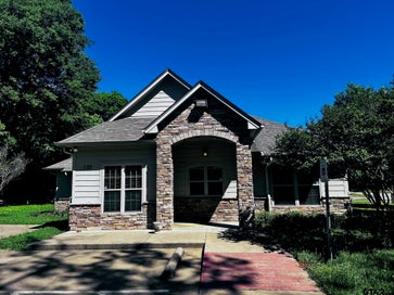 133 E REAGAN Palestine TX 75803